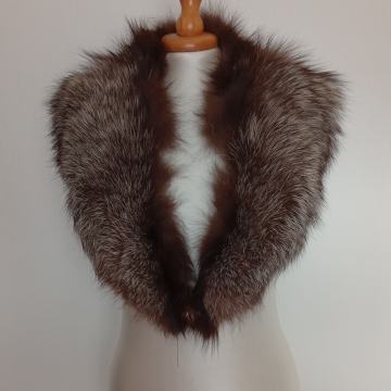 OVRATNIK stola pravo krzno srebrena lisica