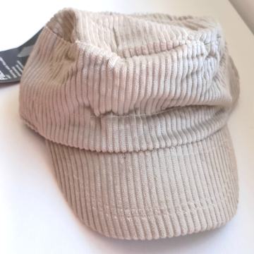 NOVA PaLeNo šilt kapa topla, bež boje, rebrasti samt, čisti pamuk. Pod