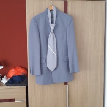 Moderno muško odjelo za vjenčanja i kumstva