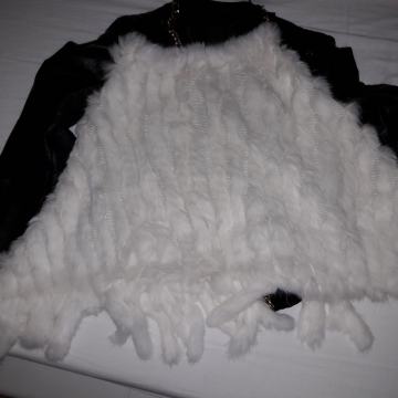 Pelerina/pončo od krzna bijelog zeca