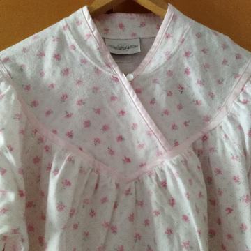 Ženska spavaćica ,nova