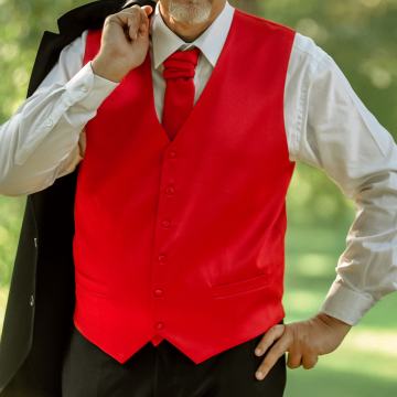 SVEČANI PRSLUK I KRAVATA, kao novo, crveni