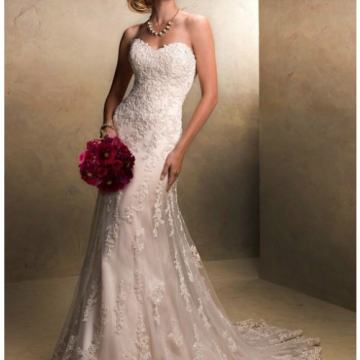 Vjenčanica sa čipkom i perlicama, sa i bez naramenica