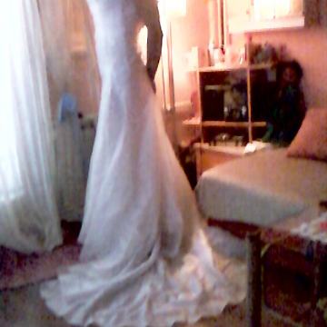 Vjenčanica sa čipkom i kristalima