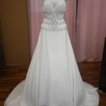 Vjenčanica bijela sa srebrnim ukrasima