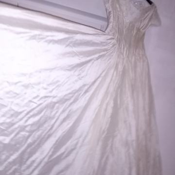 Vjenčanica od svile i čipke, br 38