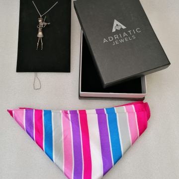 Adriatic Jewels - Komplet Lančić sa privjeskom i svilena marama