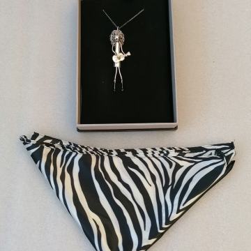 Adriatic Jewels - Komplet Lančić sa privjeskom i svilena marama