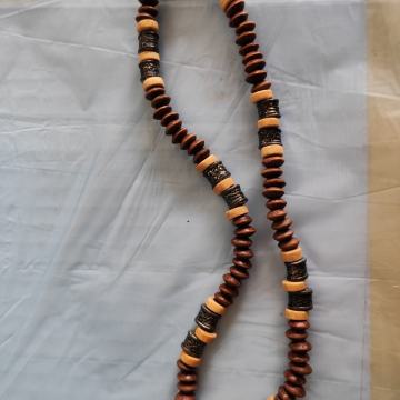 Afrička drvena ogrlica