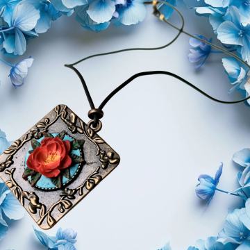 Art romantična ogrlica