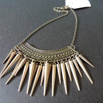 Bakrena spike ogrlica