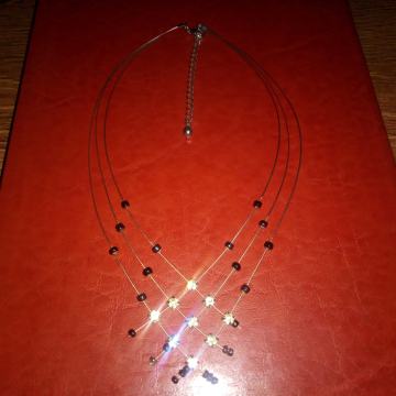 Bijela ogrlica srednje veličine - BIŽUTERIJA