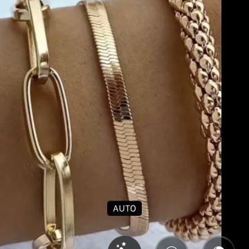 Bižuterija , “zlatna”