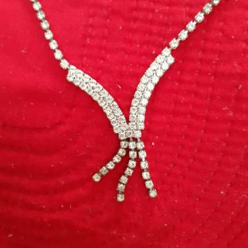 BIŽUTERIJSKA OGRLICA