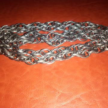 Crna ogrlica srednje veličine - BIŽUTERIJA