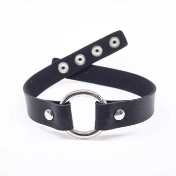 Crni O-choker