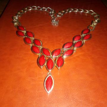 Crvena ogrlica + naušnice - BIŽUTERIJA