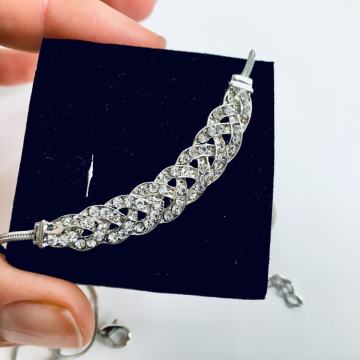 DECENTNA SREBRNA PLETENICA