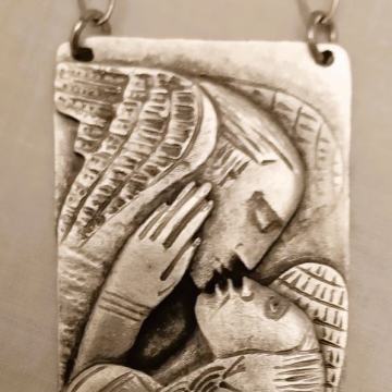 dizajnerski lančić sa privjeskom