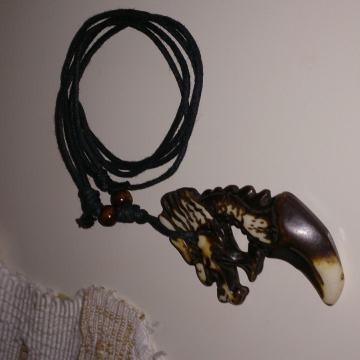 DRAGON YAK BONE TRIBAL PRIVJESAK I OGRLICA