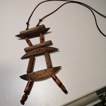 DRVENA SMEĐA OGRLICA