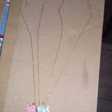 Dva zlatna lanćića srce