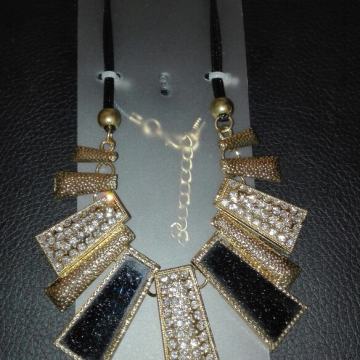 Efektna nova ogrlica