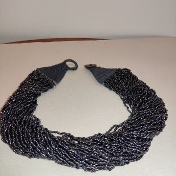 Ekstremna tamno siva ogrlica