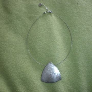 ELEGANTNI ŽENSKI LANČIĆ S PRIVJESKOM