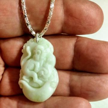 Kineski horoskop - privjesak od ŽADA - MAJMUN
 + posrebreni LANČIĆ