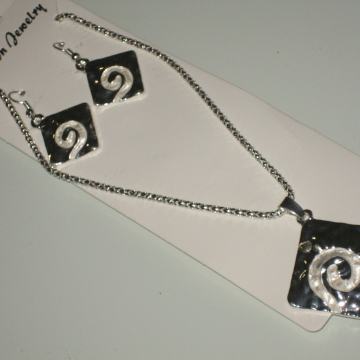 KOMPLET OGRLICA + NAUŠNICE - NOVO