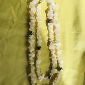 KORALJNA OGRLICA S RUŽICAMA