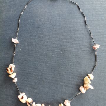 Kratka ogrlica sa školjkicama