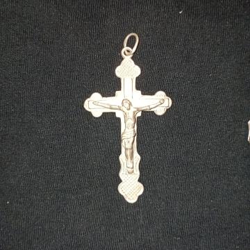 Križ za lančić, pravo srebro 925, sa žigom, 8 g, očuvan, 40 eura