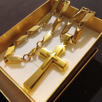 Lančić kirurški čelik 5 mm cijeli pozlaćeni i križ kir.čelik pozlaćeni