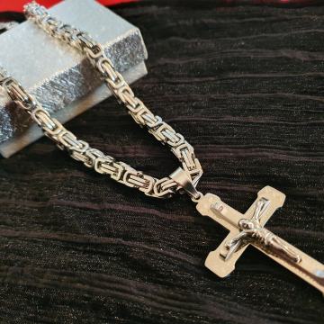 Lančić kirurški čelik kraljevski vez širine 7 mm i privjesak križ