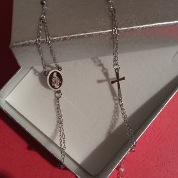 Lančić kirurški čelik krunica kombinacija srebrno-bijela zrna