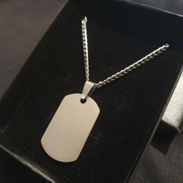 Lančić kirurški čelik kubanski vez 3 mm i pločica, u boji čelika