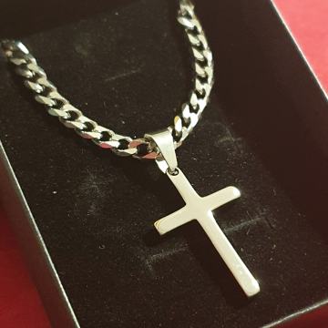 Lančić kirurški čelik kubanski vez 5 mm i privjesak križ kir. čelik