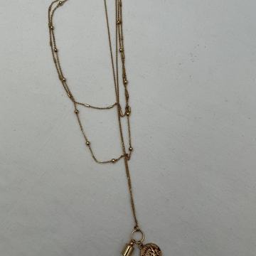 Lančić sa medaljonom i ostalim /TOTALNA ČISTKA