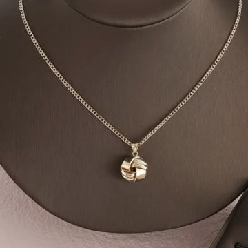 LANČIĆ OGRLICA S PRIVJESKOM - NOVO