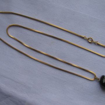 LANČIĆ i privjesak Crno-Sivi poludragi kamen. SAND-2