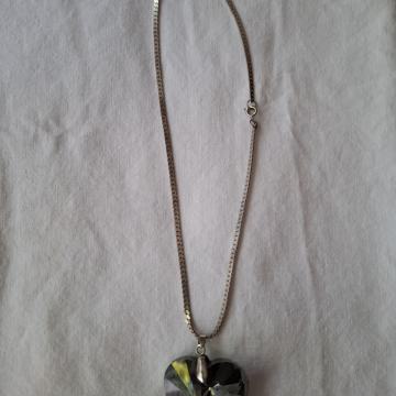 LANČIĆ sa PRIVJESKOM - SRCE-stakleno. Mob