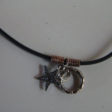 ** LANČIĆ S PRIVJESKOM ZVIJEZDE,PRSTENA **