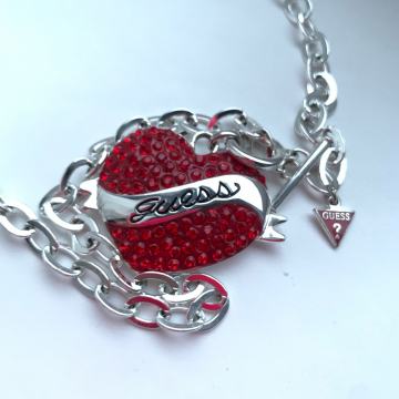 Lančić sa velikim Guess srcem, nov