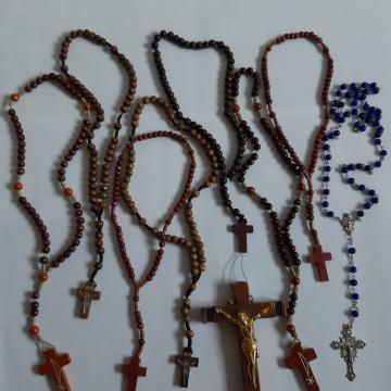 LOT Krunice i križevi 9 komada