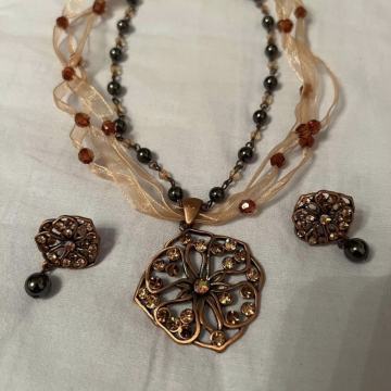 MAGNETNA OGRLICA I NAUŠNICE