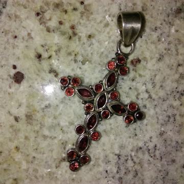 MASIVAN KRIŽ PRIVJESAK