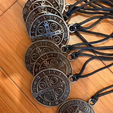 Medaljon Sv. Benedikta - Thompson koncert - ogrlica