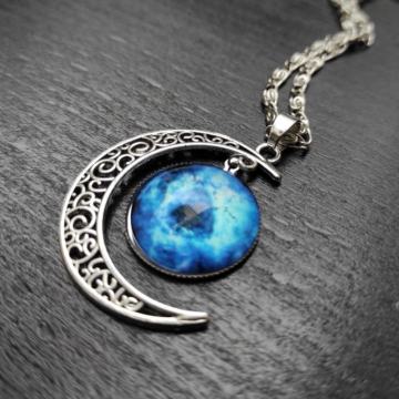 MJESEC - lančić s plavim privjeskom